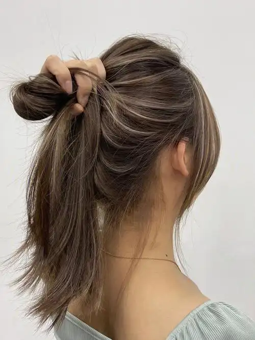 方式越褪越好看的挑染设计如果你希望头发时尚但是又不想太张扬夺目