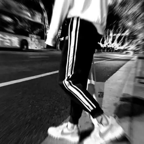 比较顺眼的高冷男生头像黑白霸气背影侧脸帅气合集