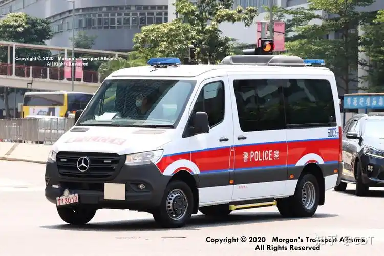 如何评价香港警察的冲锋车?