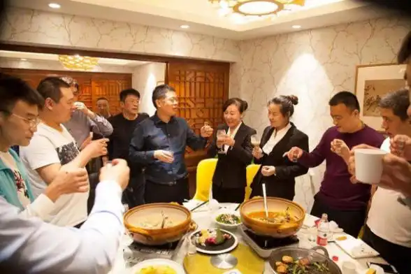 同事聚餐新同事无奈买单(我对这件事的评价)