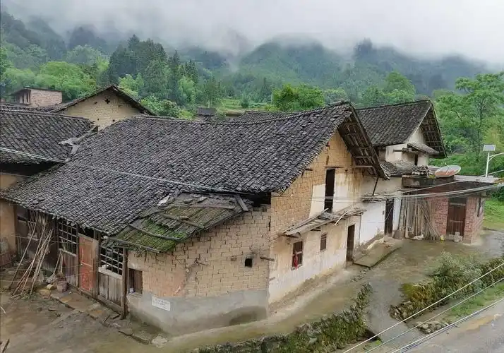 其它 故乡,路之变迁 写美篇四十年代不通车;五十年代通牛车;六十年代