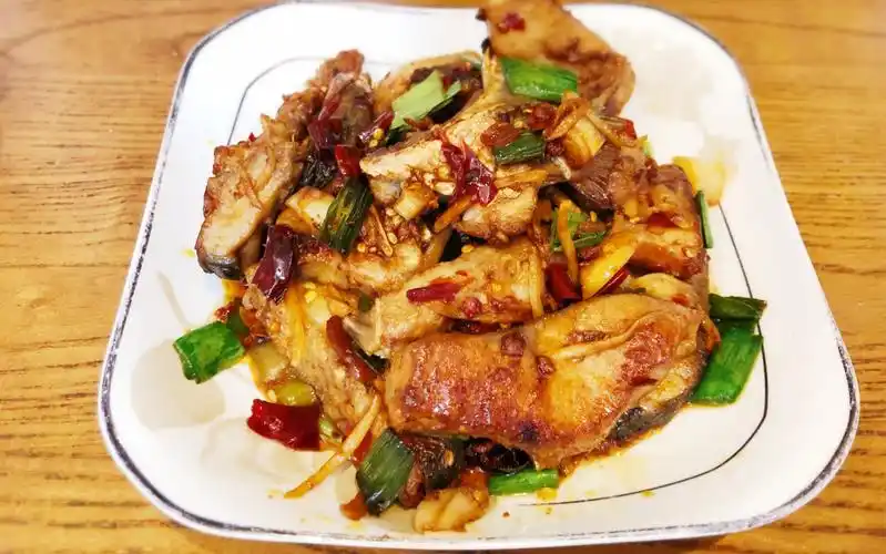 香煎鱼块这样做香酥不粘锅简单又入味