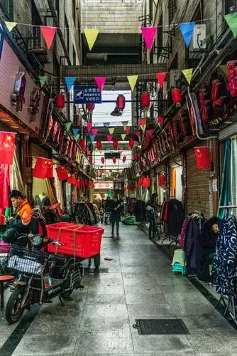 年末的汉正街,有着武汉最浓厚的节日祝福!