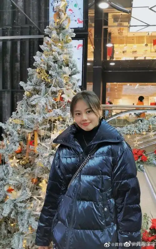 女大十八变!女排奥运冠军龚翔宇晒街拍美照,清纯可人美出新高度