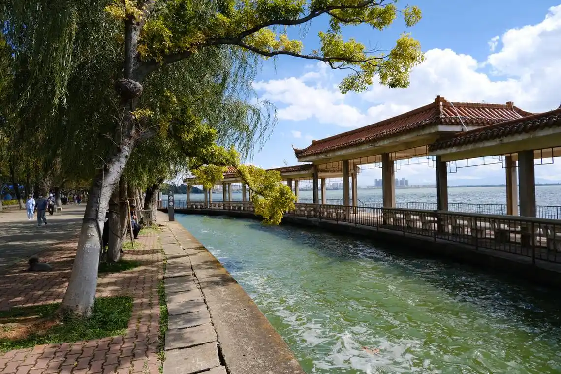 昆明滇池海埂公园
