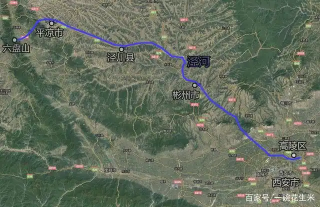 泾河是渭河的北边分支,有个成语叫泾渭分明,泾河和渭河河水颜色不同.