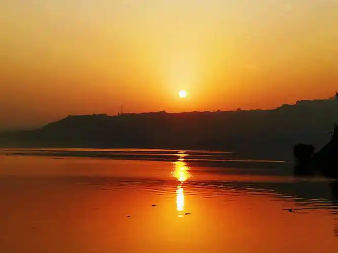 黄河日出,东方太阳红!