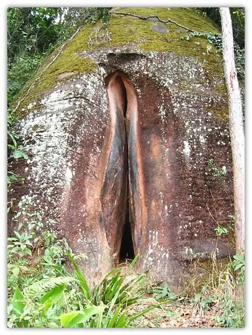 神奇大自然揭秘丹霞山阴阳石奇观