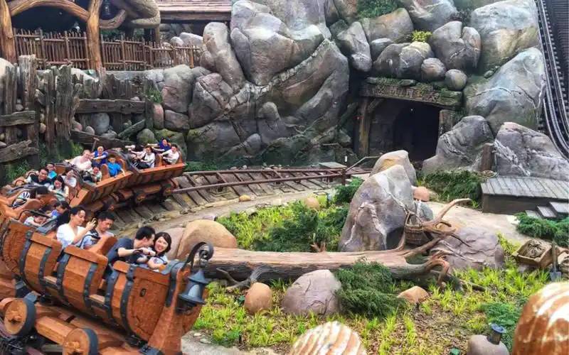 香港迪士尼过山车