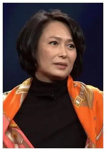 经历两段婚姻,二婚是房地产富豪,婚前签协议,21年后仍幸福不已|左翎