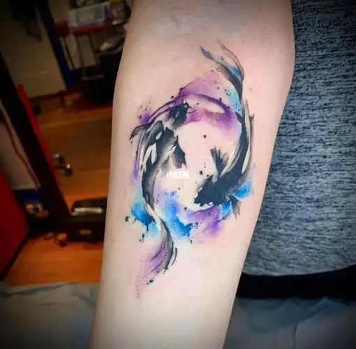 双鱼锦鲤水墨水彩抽象刺青