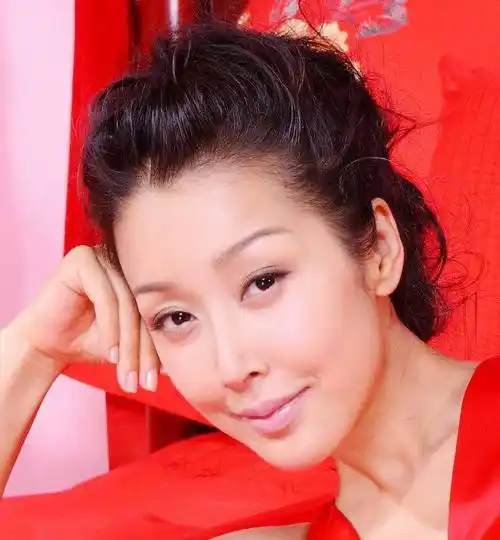 歌手孙悦:历经多段感情,背上"克夫"之名,最终活成人生赢家_时候_首歌