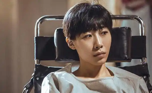 一夜爆红到争议不断,演技精湛却婚内出轨的任素汐,该被原谅吗?