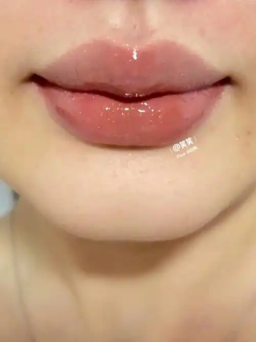 上火了02的唇珠涂唇釉有点好看呢