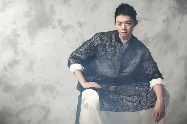 霍尊首张专辑宣传大片