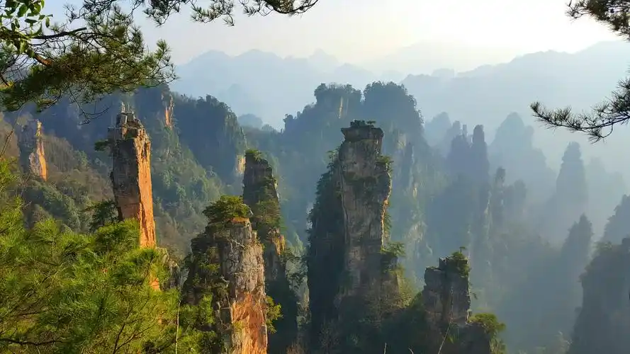 湖南省张家界市武陵源区天子山镇天子山景区环保车站-候车亭武陵源