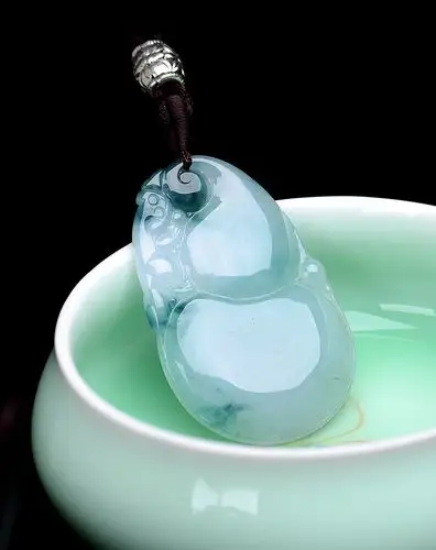 a货翡翠冰糯种飘蓝花盈白福禄双全葫芦吊坠