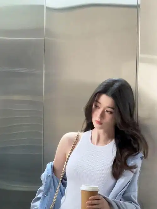 乔欣千金工业感封面大片