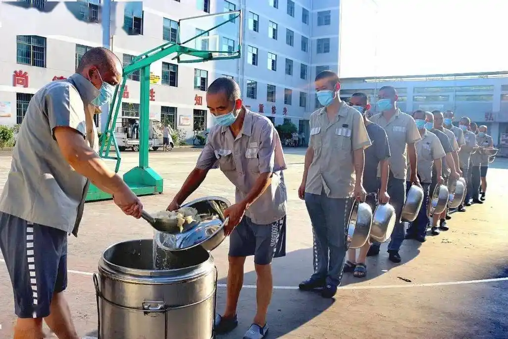 罪犯在监狱的改造日常是什么样?_教育