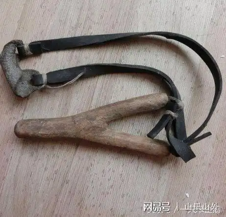 80后一代儿时是在农村长大,那个时候大部分家里人都没啥钱,大部分玩具