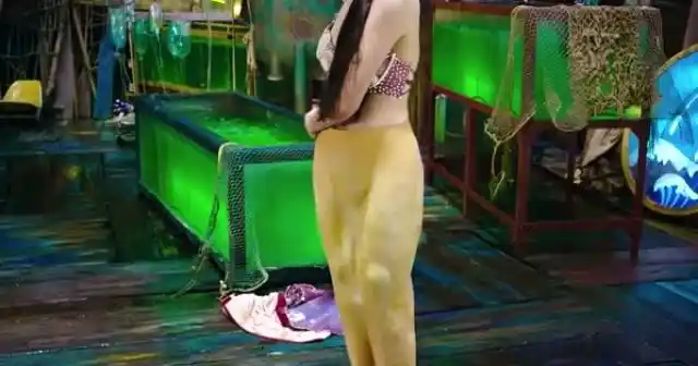 美人鱼原来美人鱼是这样穿人类衣服的不脱还真看不出来是条鱼