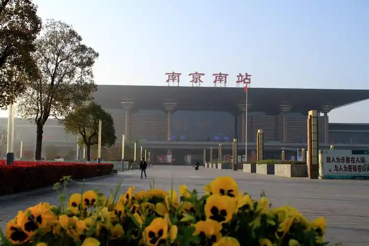 江苏高铁南京南站led大屏候车大厅通道南北两侧4块