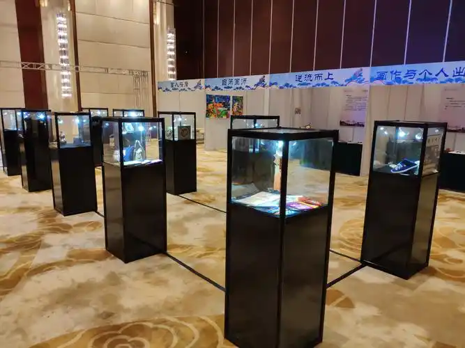 武汉珠宝展示柜租赁