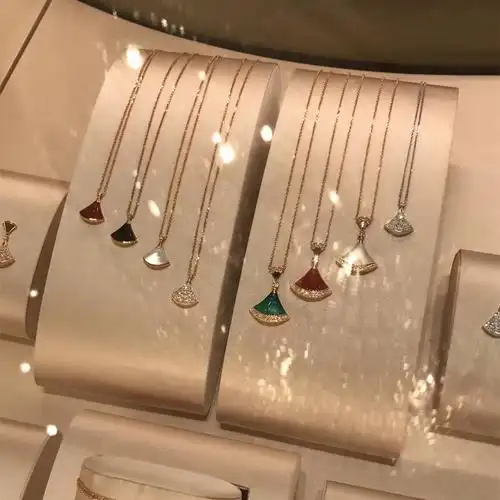 热销宝格丽项链_bvlgari宝格丽项链女diva小扇子18k玫瑰金白贝母红