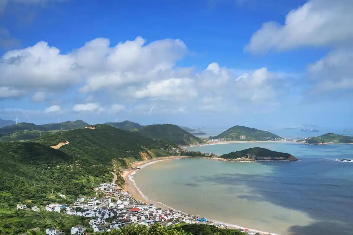 象山旅游景点介绍 象山县位于中国浙江省宁波市,是一个拥有丰富旅游