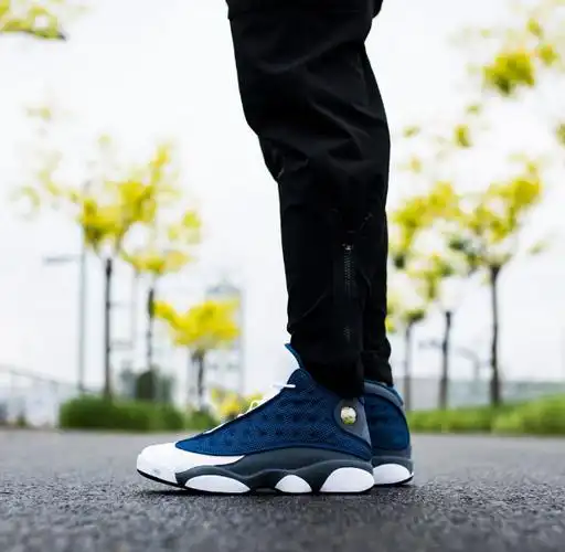 aj13gigi复刻开箱测评 aj13 gigi明星上脚搭配图