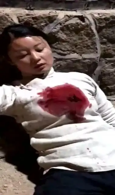 抗日神剧拍戏现场女八路中枪倒地瞬间真是太让人心疼了