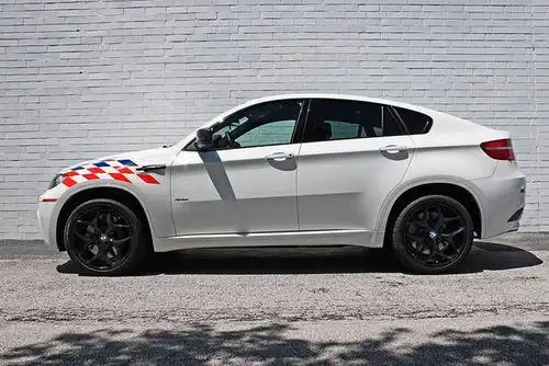 宝马x6改装套件 老款宝马x6改装新款外观插图1