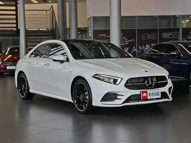 不到25万就能买到豪车?奔驰a级长轴三厢版到店实拍