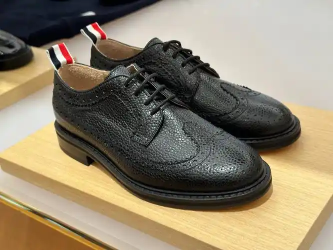 thombrowne布洛克雕花皮鞋