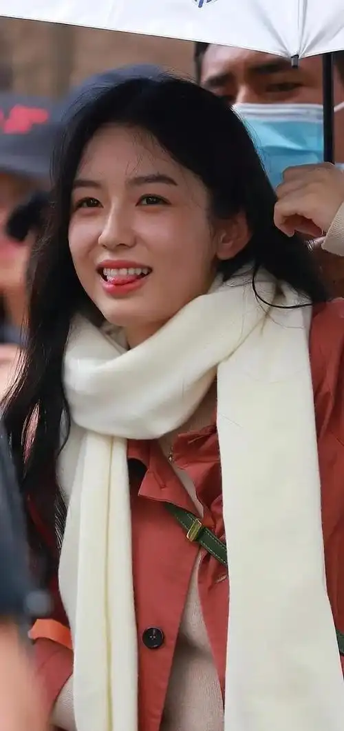 周也素颜不抗打