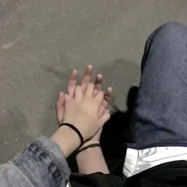 情侣牵手图片真实照片只有手 超浪漫情侣手牵手高清图片大全