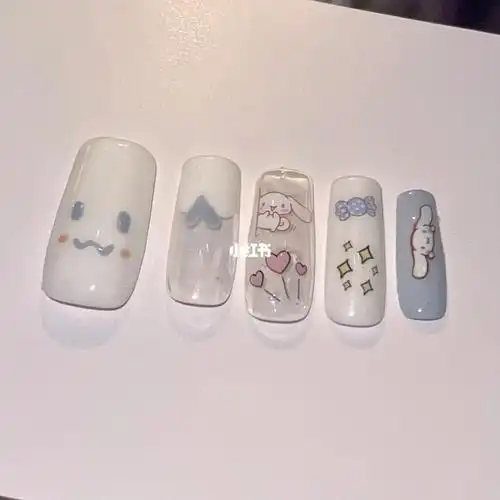 最爱的玉桂狗美甲