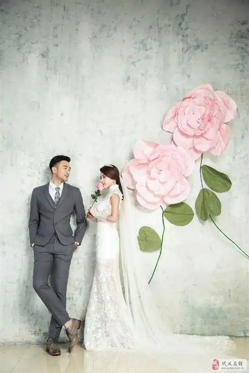 上花轿婚纱摄影3000元婚纱照0元拍摄了