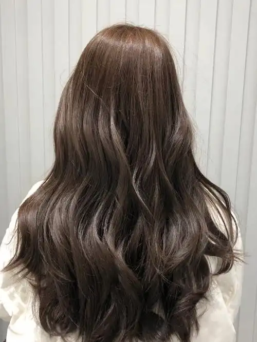 很漂亮),后续会掉成棕色,但是不会很土很黄,只要稍微护理下,基本上