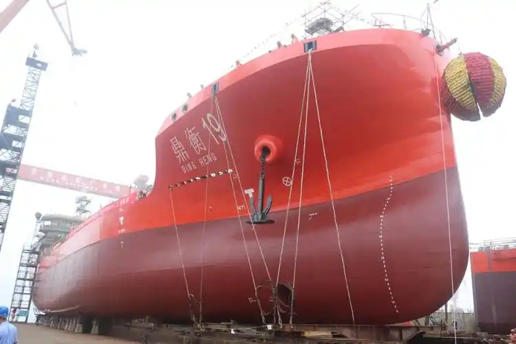 芜湖造船厂6600吨不锈钢化学品首制船上水