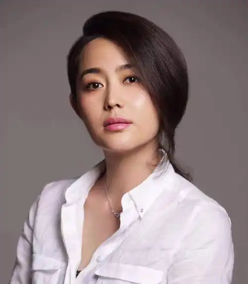 《三八线》制片人汪裴:柔弱的肩膀,撑起一段厚重历史