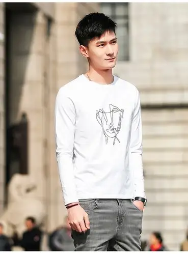 布衣传说抽象人脸印花舒适亲肤经典圆领男长袖t恤男士长袖t恤男式t恤c