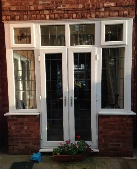 窗户和门连在一起,难怪家里显得大又明亮_网易订阅