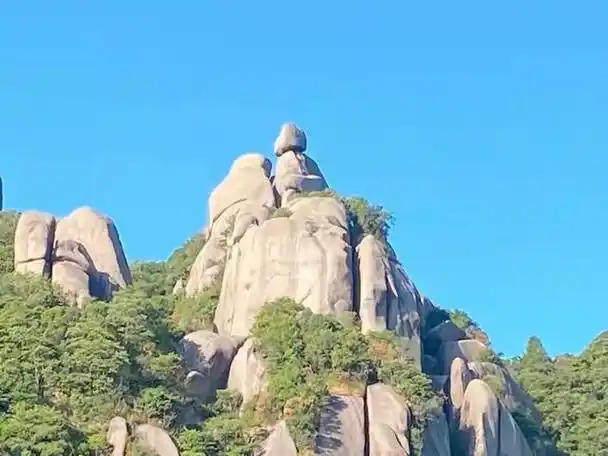 在中国十大名山中,位于福建福鼎的太姥山估计排不上号,但该山依然是