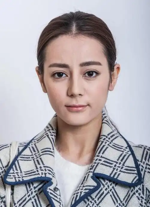 迪丽热巴正脸照,气质绝了_网易订阅