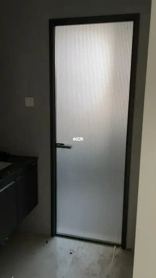 网红超白长虹玻璃门