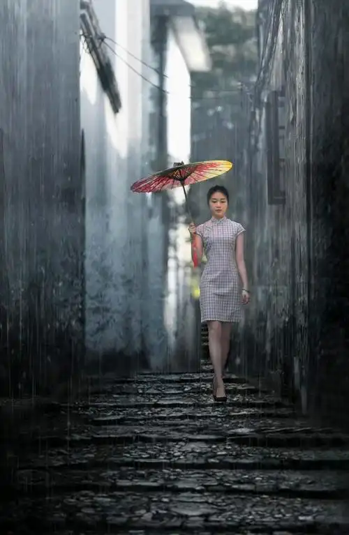 原创三月在江南雨巷等你