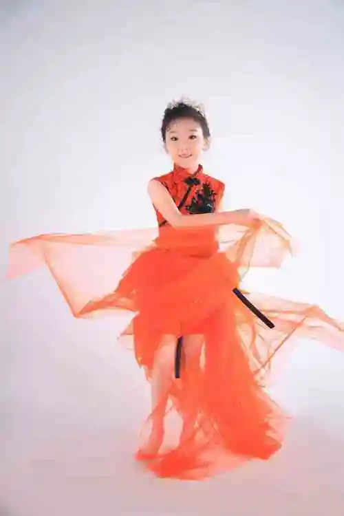 朗诵者简介:谯涵予,9岁,汉中市西乡县城北小学四(8)班学生, 臻言时代