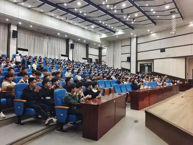 土木与建筑工程学院举办第34期大学生就业创业大课堂-南昌工程学院土