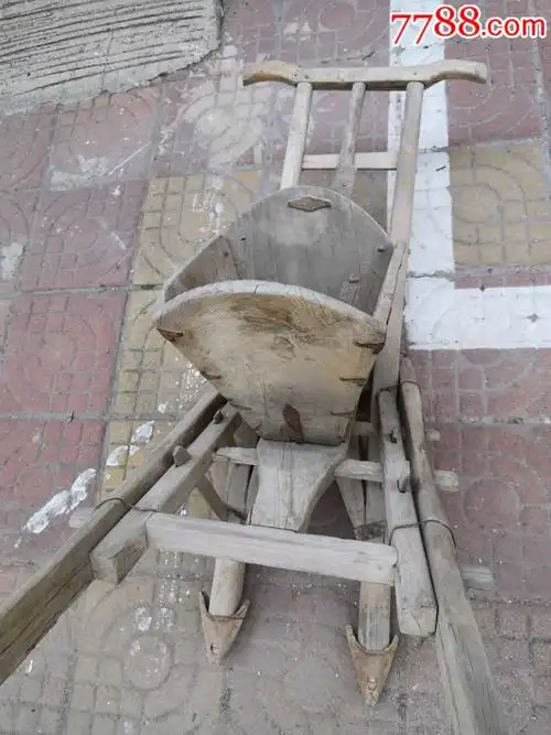 一流品带大官钉的老式播种机(耧,浆子)